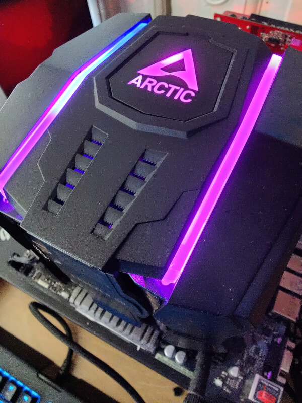 ARGB belysning dioder RGB gaming FPS Freezer 50 Arctic.jpg
